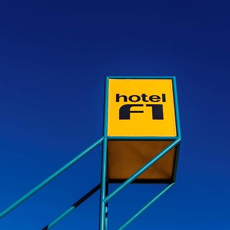 Hotelf1 Laval Changé Exterior foto